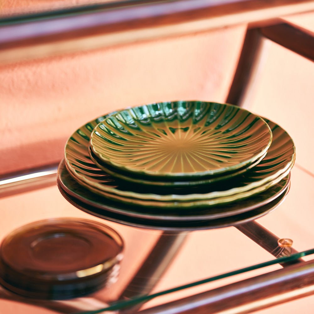 Las Esmeraldas: Plato hondo de cerámica acanalado, verde