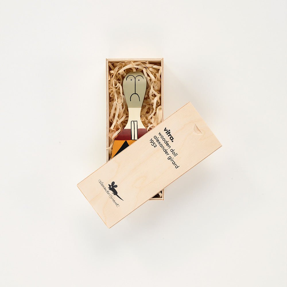Muñeca de madera n.º 17